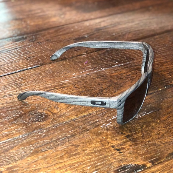 Oakley sunglasses - Picture 4 of 6